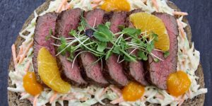 4.F. - BBQ Hátszínsültes – Coleslaw